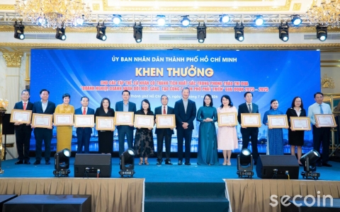 Secoin và Chủ tịch Đinh Hồng Kỳ vinh dự đón nhận Bằng khen - Doanh nghiệp, Doanh nhân đổi mới, sáng tạo cùng Thành phố phát triển giai đoạn 2023–2025